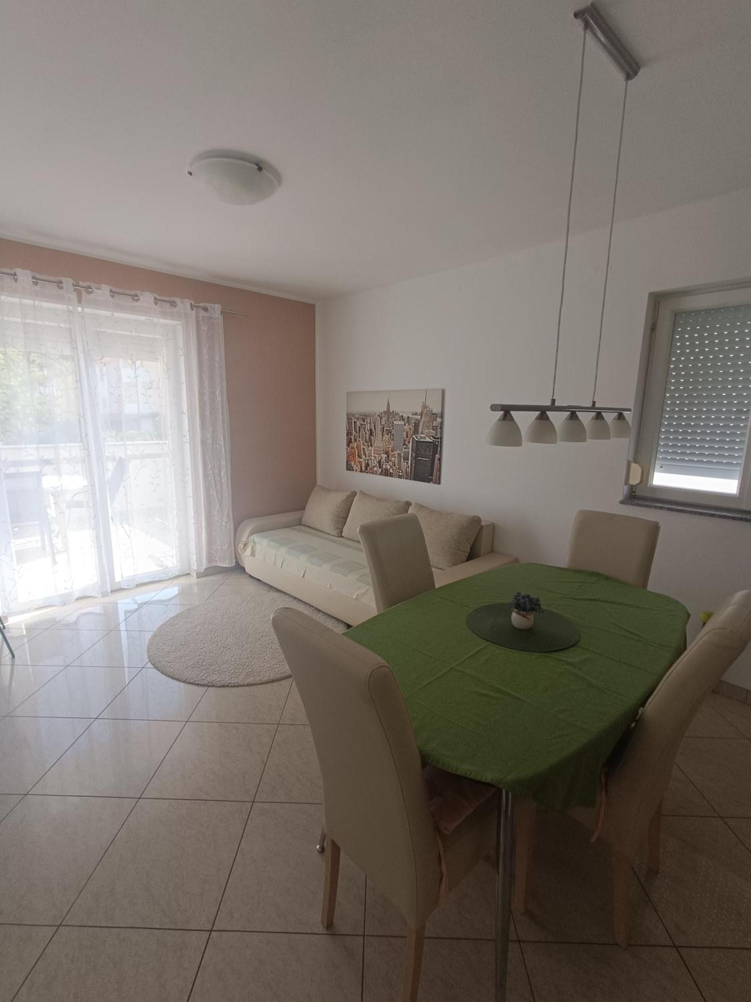 Apartments Kraljic I Baska  Bilik gambar